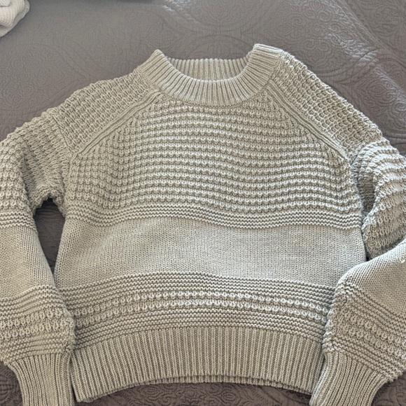 Universal Thread Sweaters - Universal Thread Women's Light Gray Textured Sweater